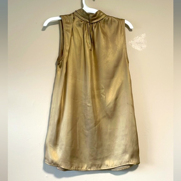 Gold sleeveless top - Picture 2 of 3